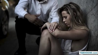 Извратени истории: бездомна тийнейджърка